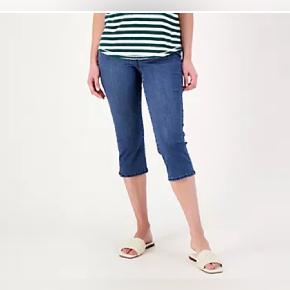 NYDJ Curves 360 Slim Straight Capri Jeans- Caliente